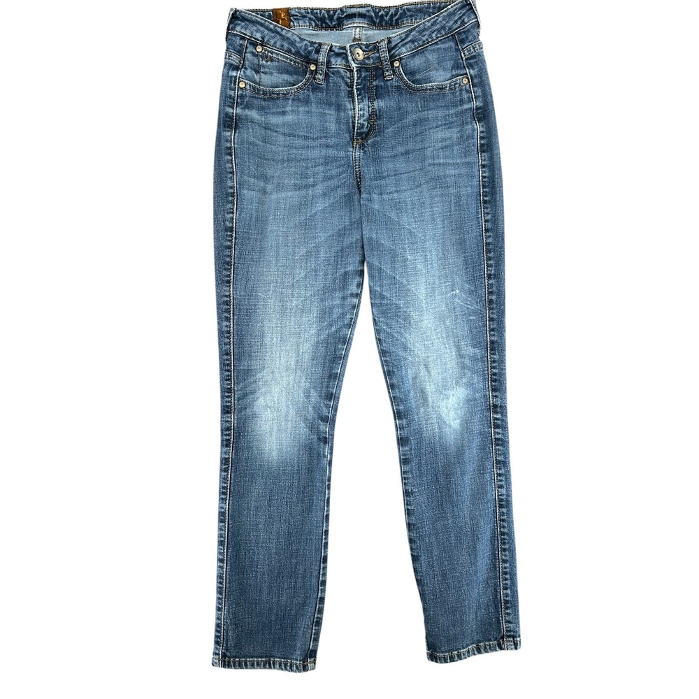 Aura from the Women at Wrangler Jeans Mid Rise Straightโ Leg Denim Size 4 Short
